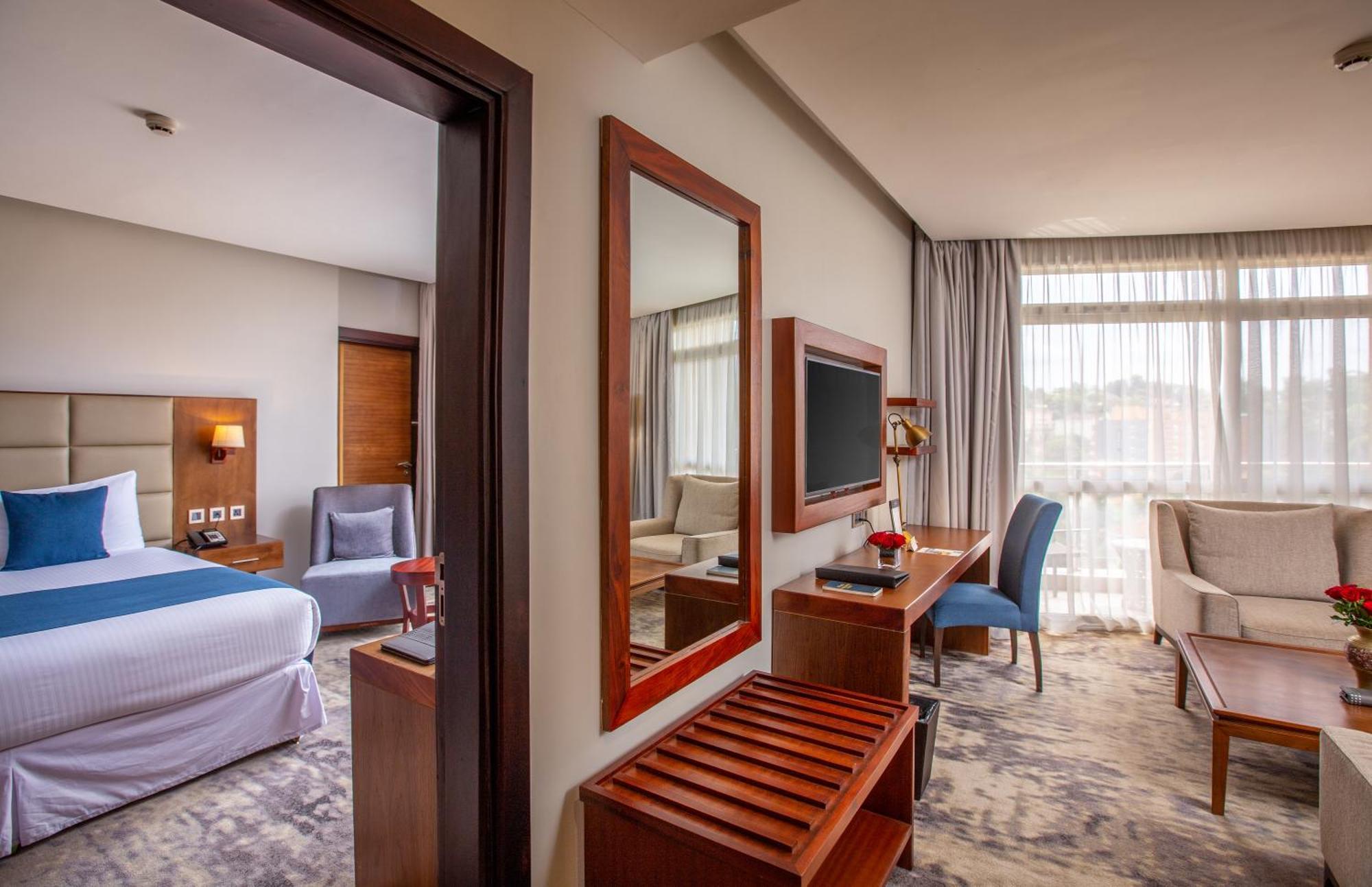 Golden Tulip Canaan Kampala Exterior photo